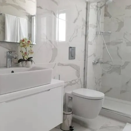 Апартаменты Victoria Suites